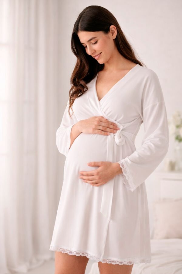 Ohma Bata premam&aacute; con encaje en el bajo blanco