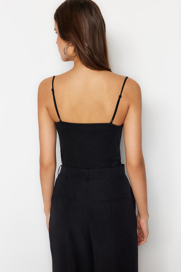 Trendyol Body negro escote coraz&oacute;n negro