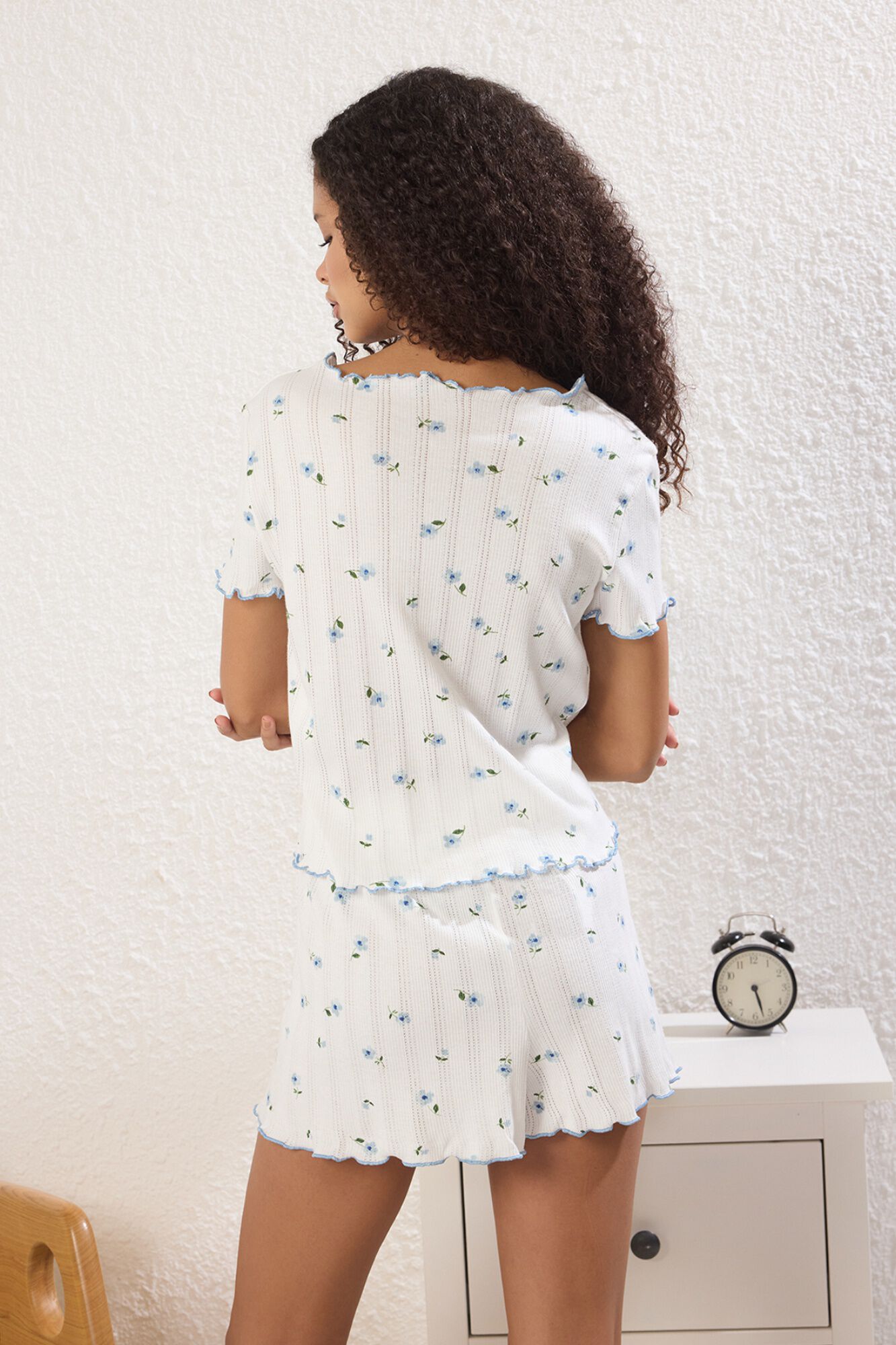 Trendyol Conjunto de pijama corto floral lazos