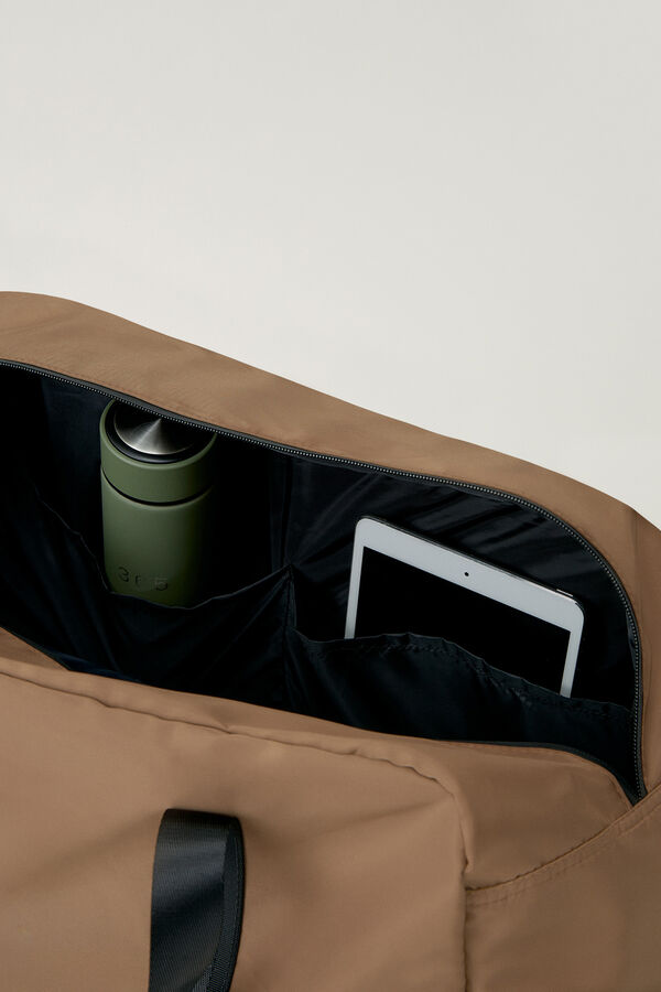 Born Living Yoga Bolsa Saya Fossil nude