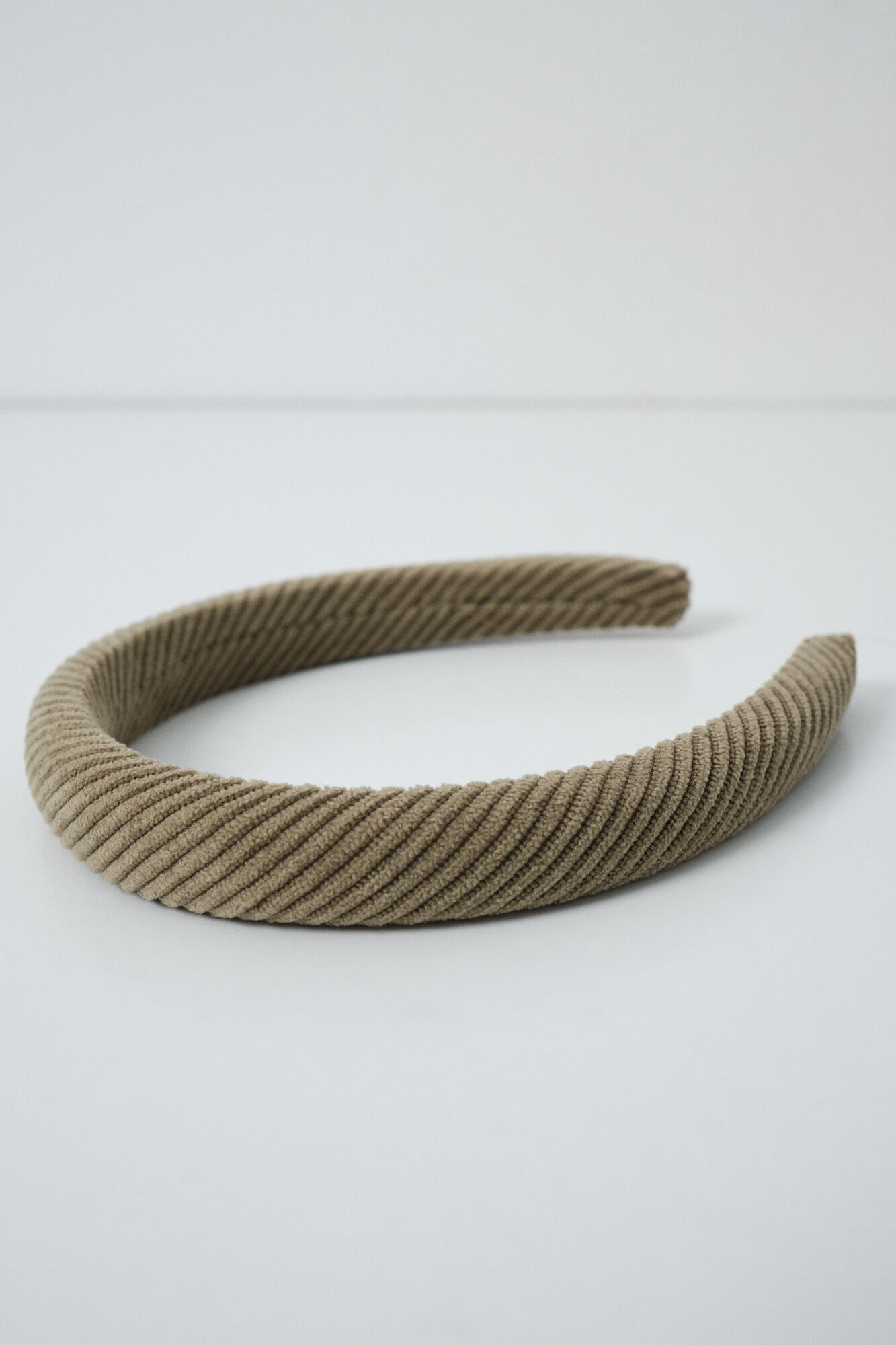Women'secret Gr&uuml;ner gepolsterter Cord-Haarreifen