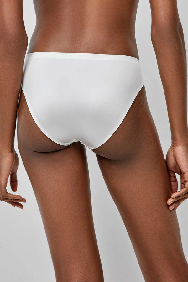 Gisela Klassischer, unsichtbarer Satin-Slip Naturweiß