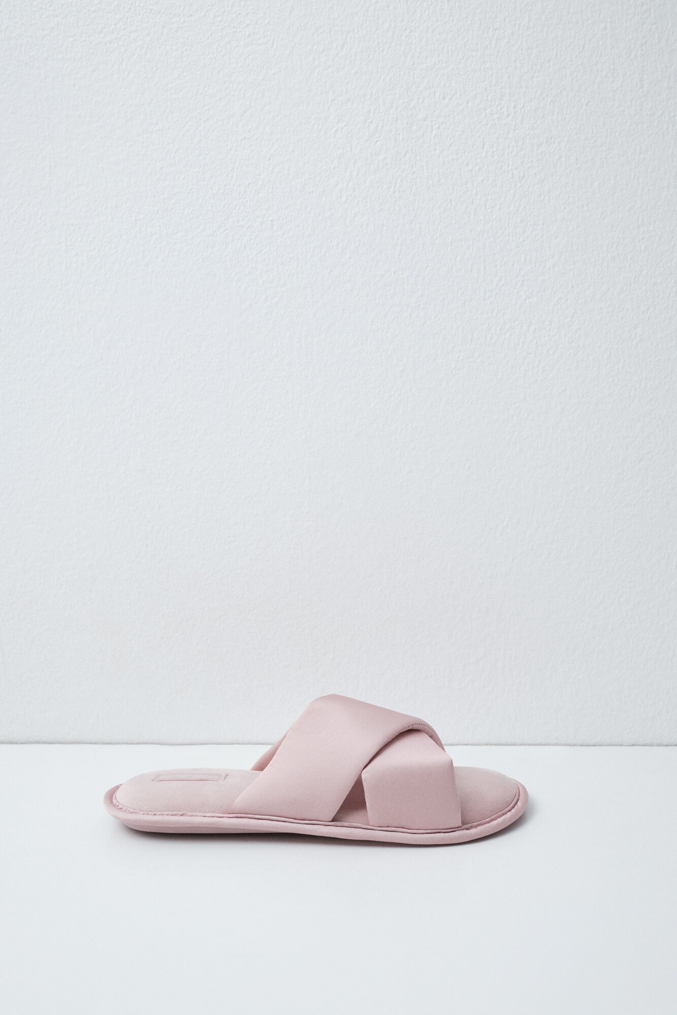 Women'secret Pink satin cross-strap slippers