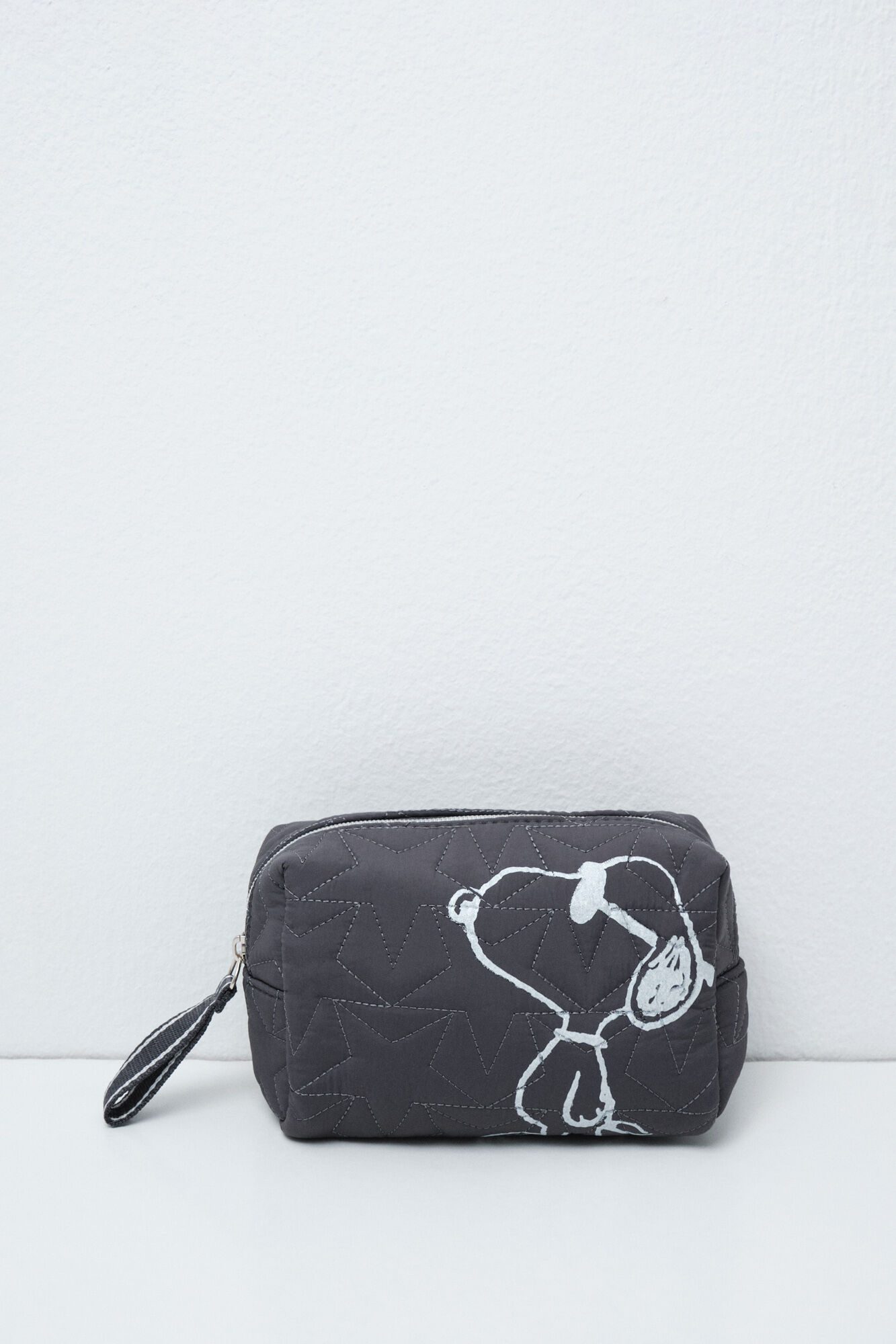 Women'secret Black small Snoopy vanity case