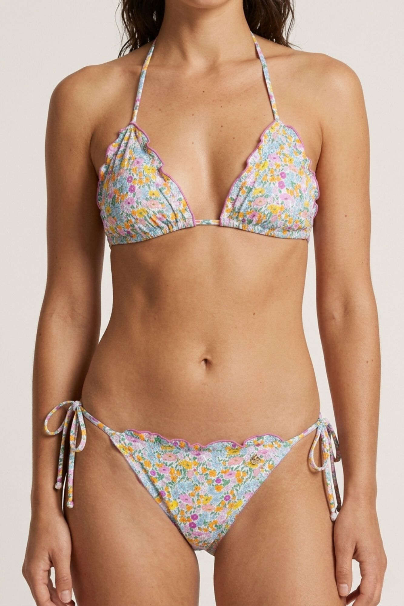 Bohodot Top bikini triangular volante floral