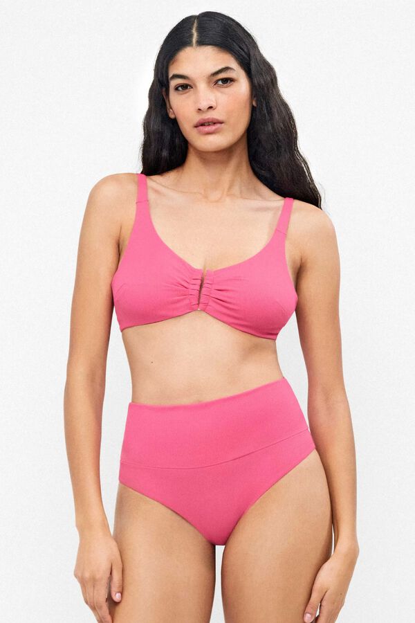 Gisela Braga bikini multiposici&oacute;n rosa