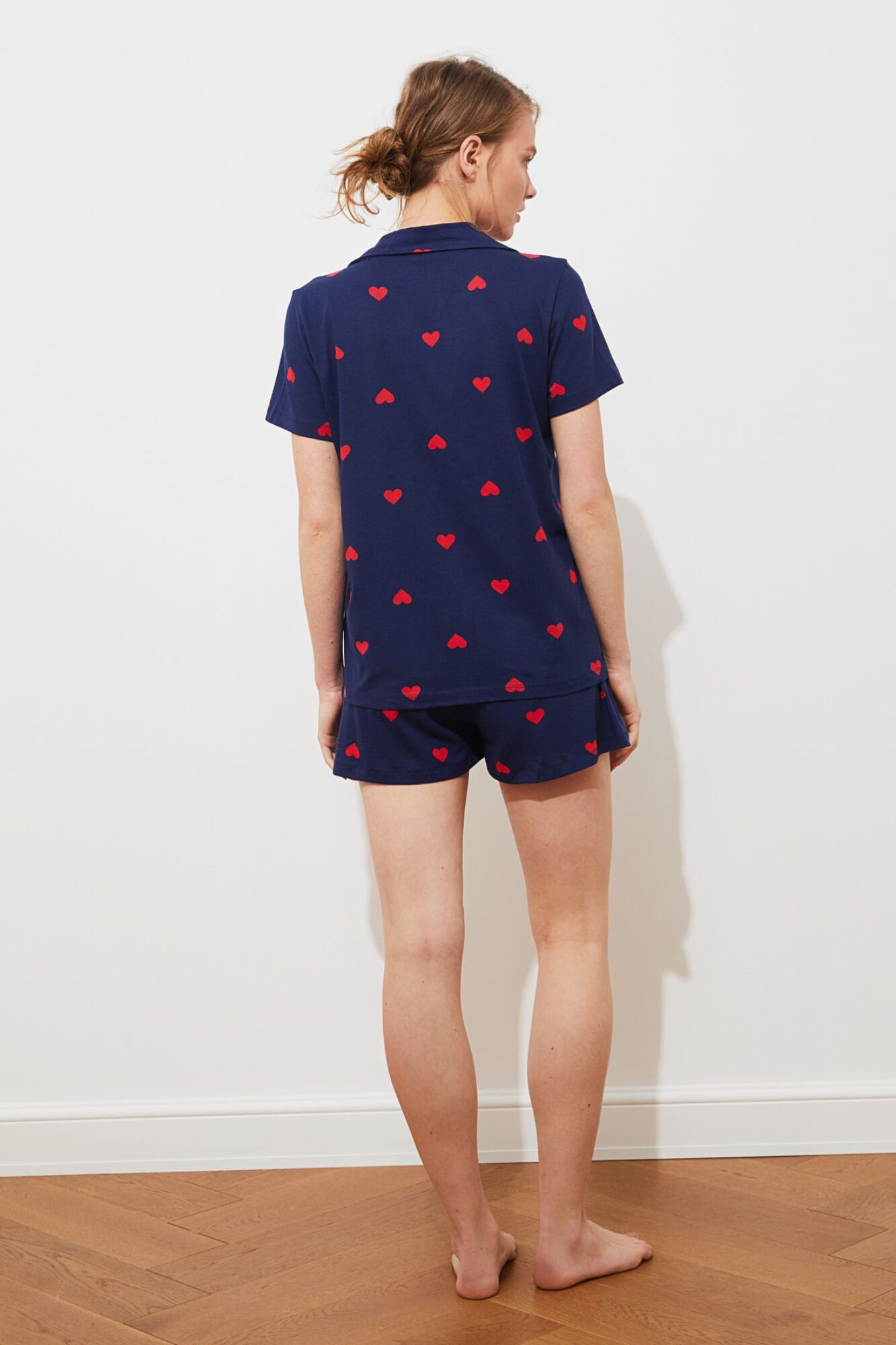 Trendyol Conjunto pijama camisero corto corazones