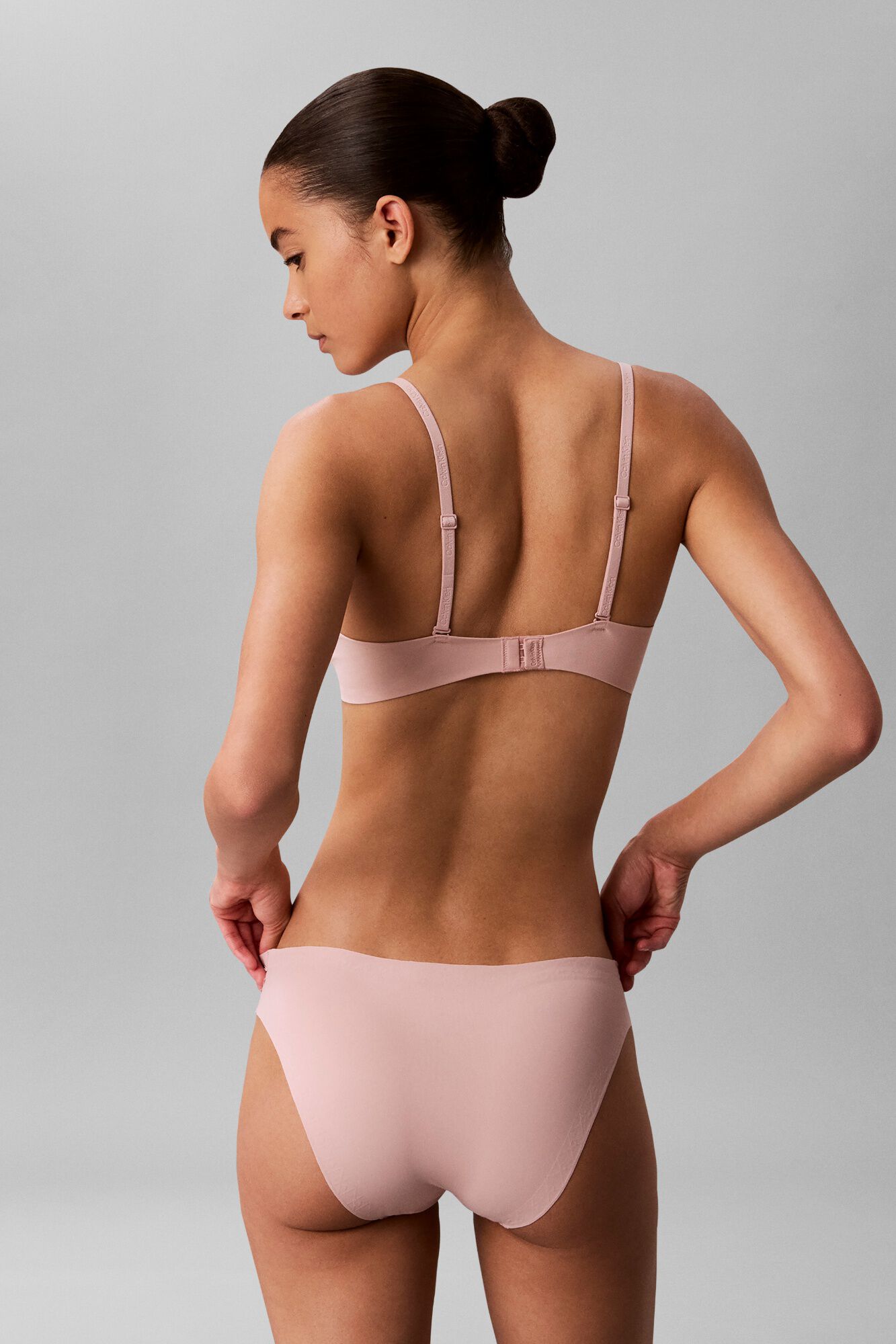 Calvin Klein Braga individual mujer
