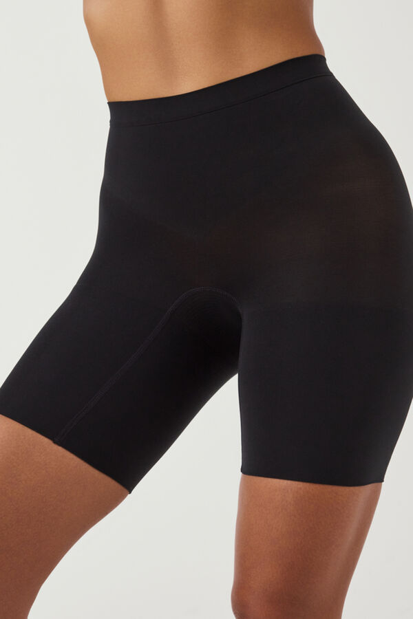 Womensecret SPANX nude medium compression mid-length shorts black