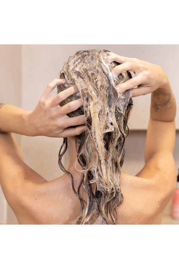 Womensecret Curly Power Enhancing Shampoo  Bijela
