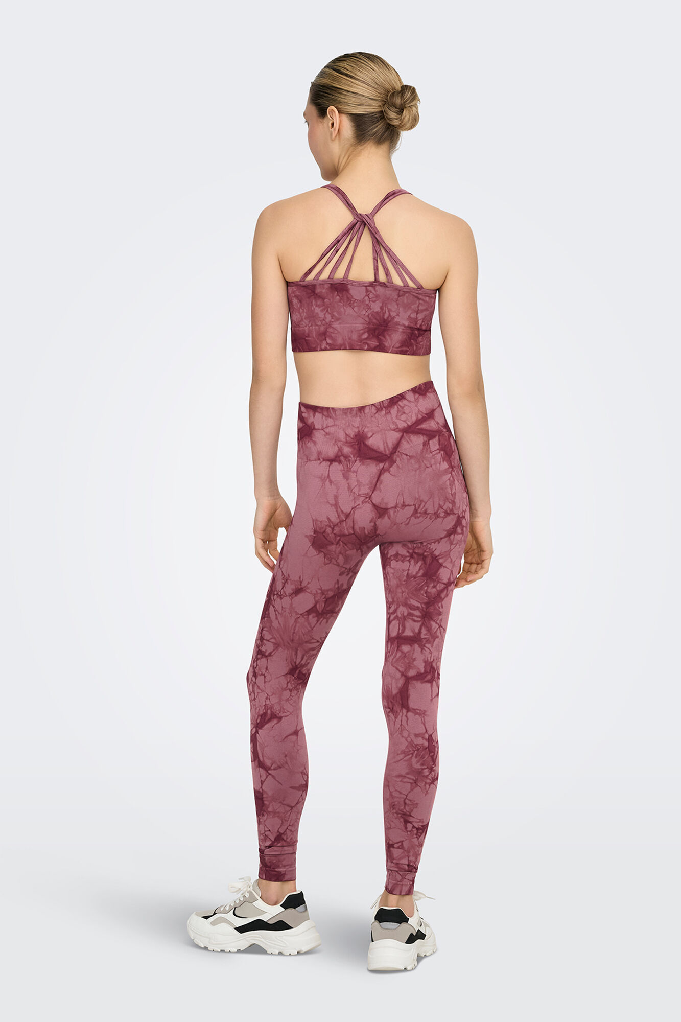 Only Play Seamless Sport-Leggings mit Batikmuster