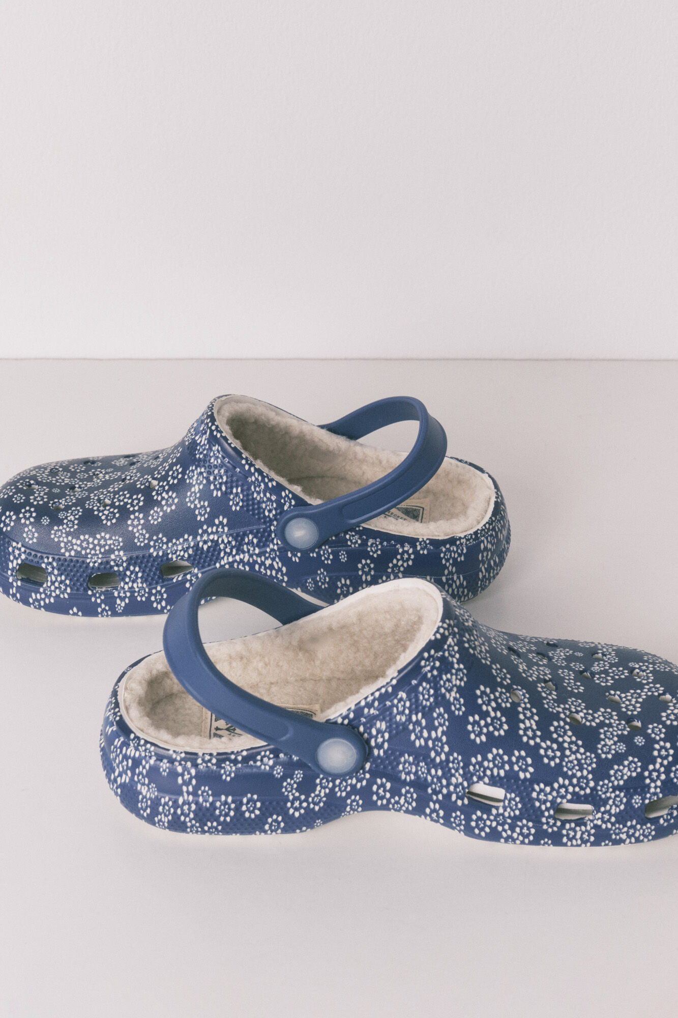 Women'secret Floral lined clog slippers