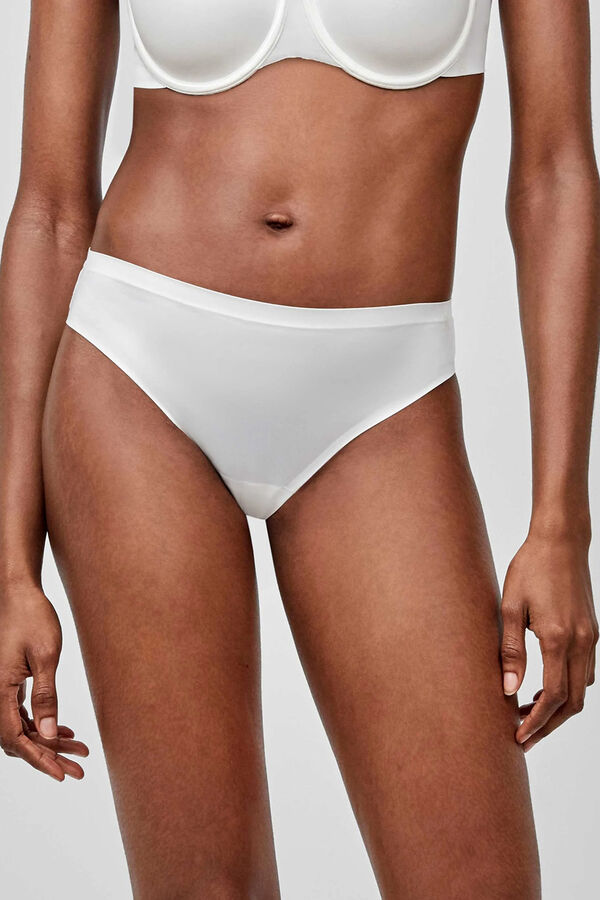 Gisela Klassischer, unsichtbarer Satin-Slip Naturweiß
