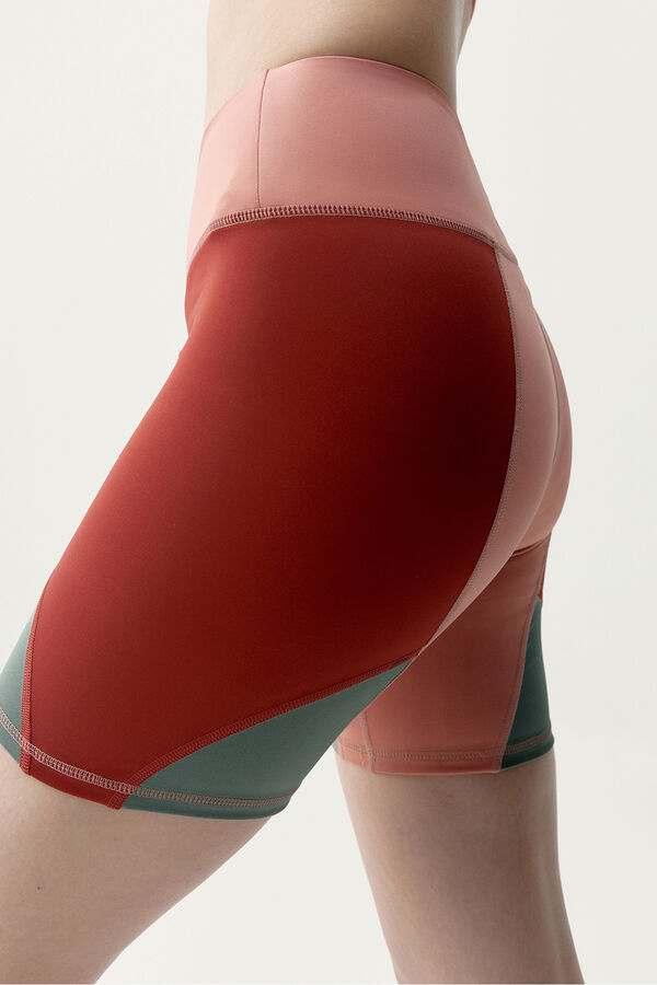 Born Living Yoga Korallenrot/gr&uuml;ne Darana Sport-Shorts mit Print