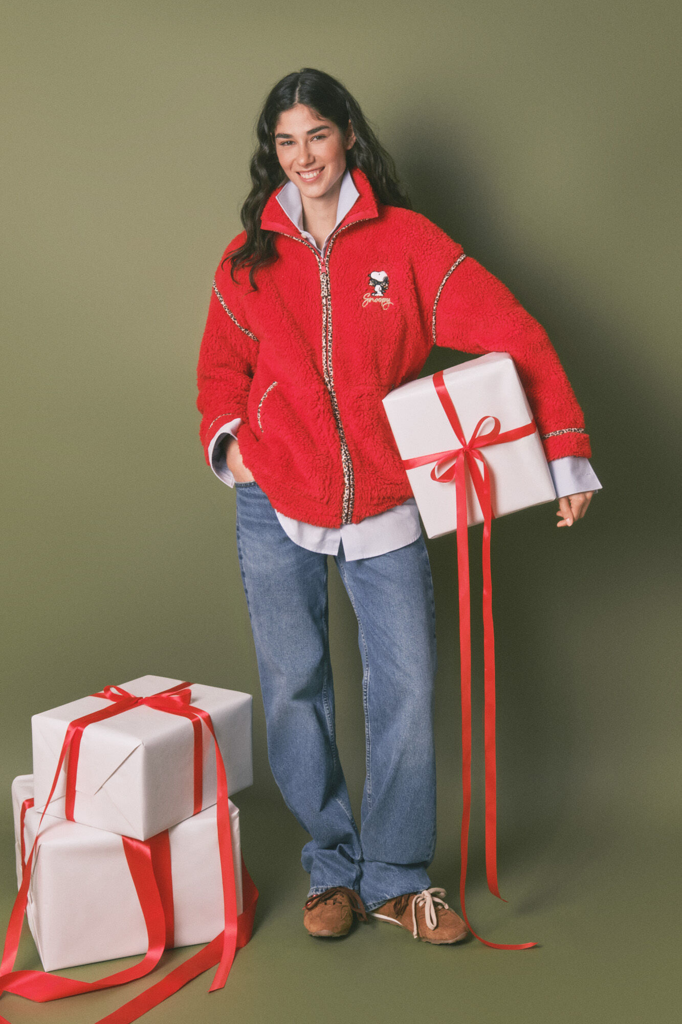 Women'secret Bata corta borreguito rojo bordado Snoopy