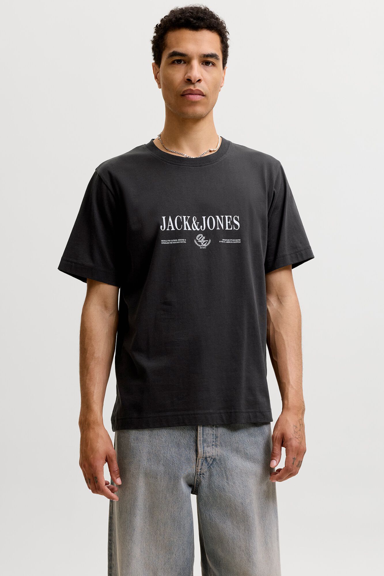 Jack & Jones T-shirt regular em algod&atilde;o