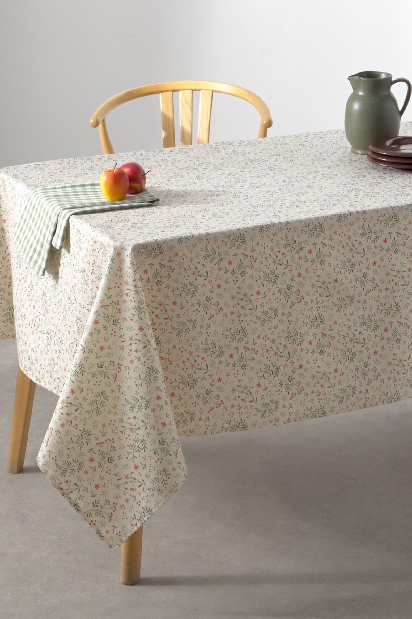 Textura Floral resin stain-resistant tablecloth