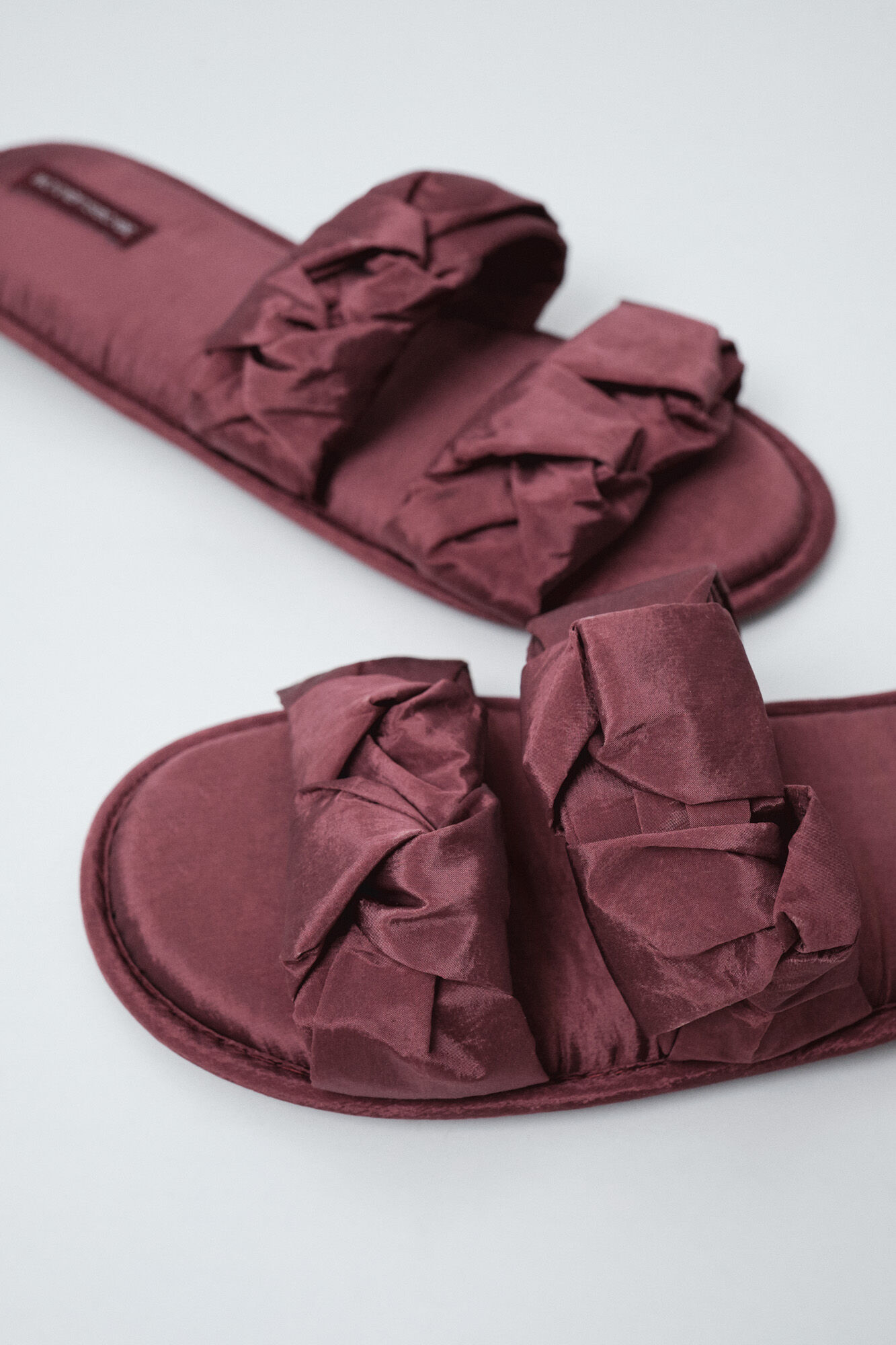Women'secret Pantoufles &agrave; double bride &agrave; n&oelig;uds rembourr&eacute;s