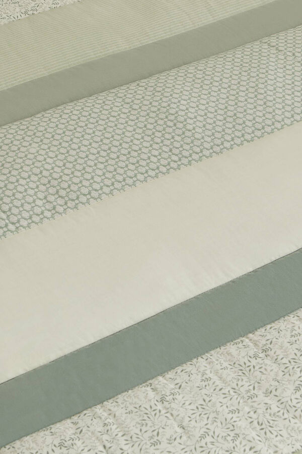 Womensecret Striped patchwork quilt For a 150-160 cm bed. Zelena