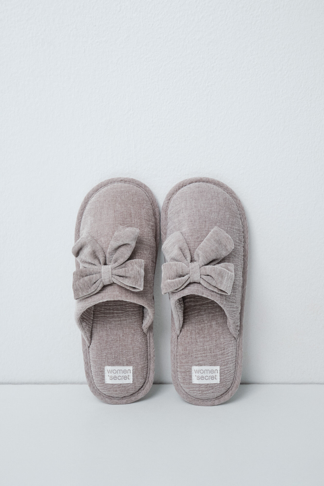 Women'secret Zapatillas casa lazo terciopelo gris