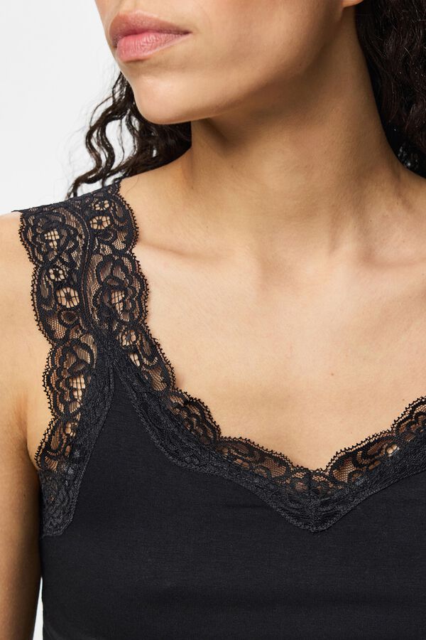 Pieces Top with lace detail black