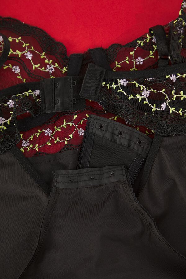 Trendyol Body lencero bordado floral negro