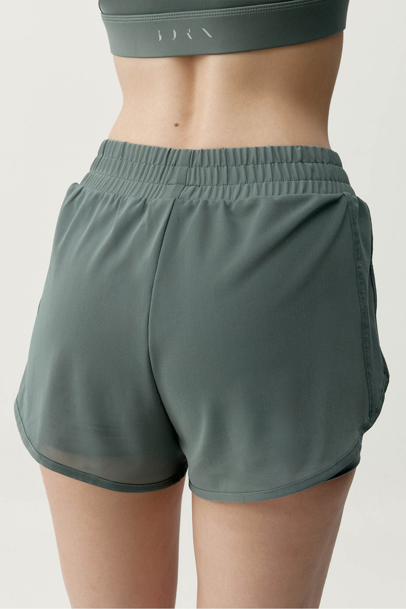 Born Living Yoga Gr&uuml;ne Sport-Shorts Padma 2.0