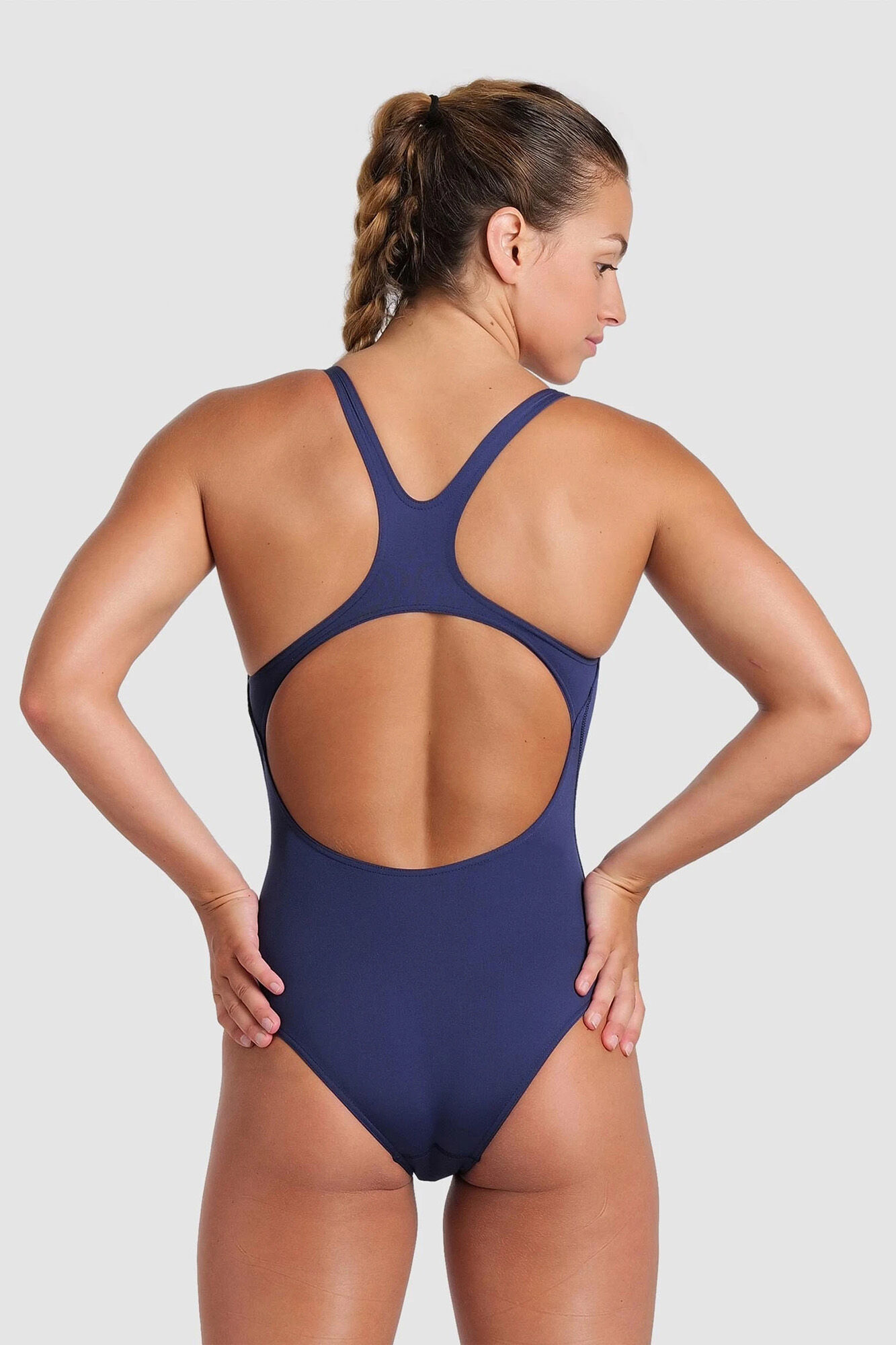 Arena Ba&ntilde;ador deportivo azul oscuro