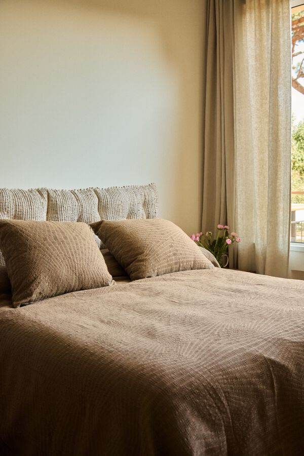 Calma House 240x260 cotton bedspread nude