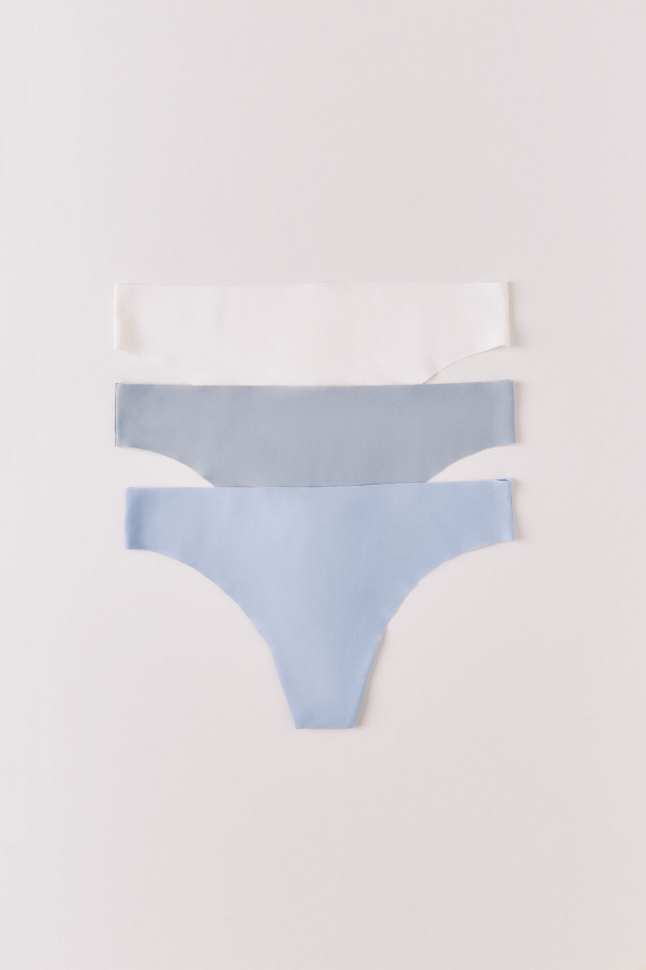 Women'secret Zestaw 3 wielokolorowych string&oacute;w z mikrofibry