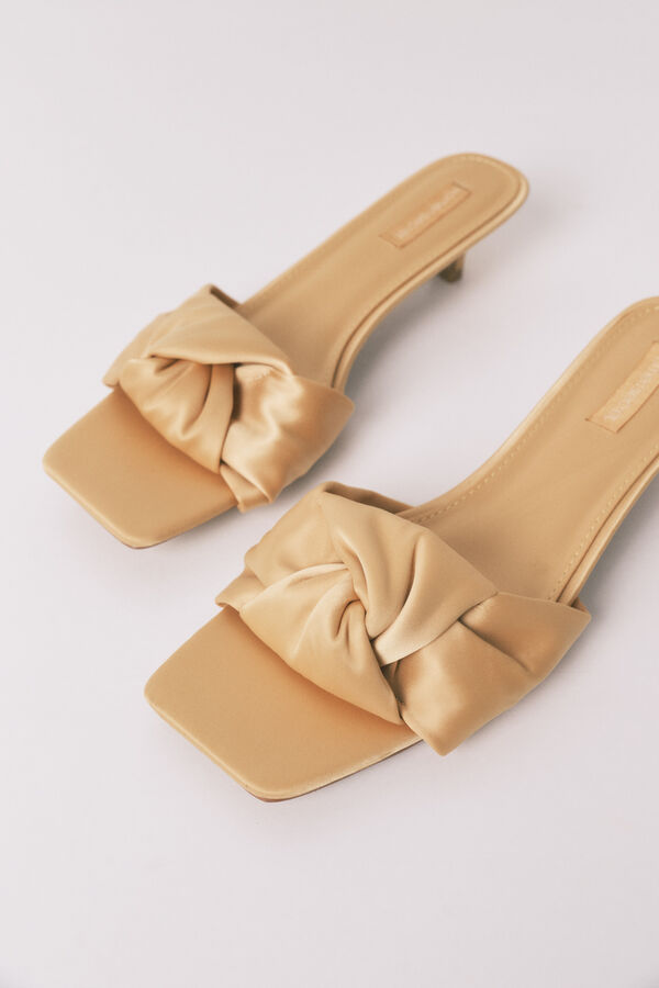 Women'secret Sandales talon chaton satin moutarde imprim&eacute;