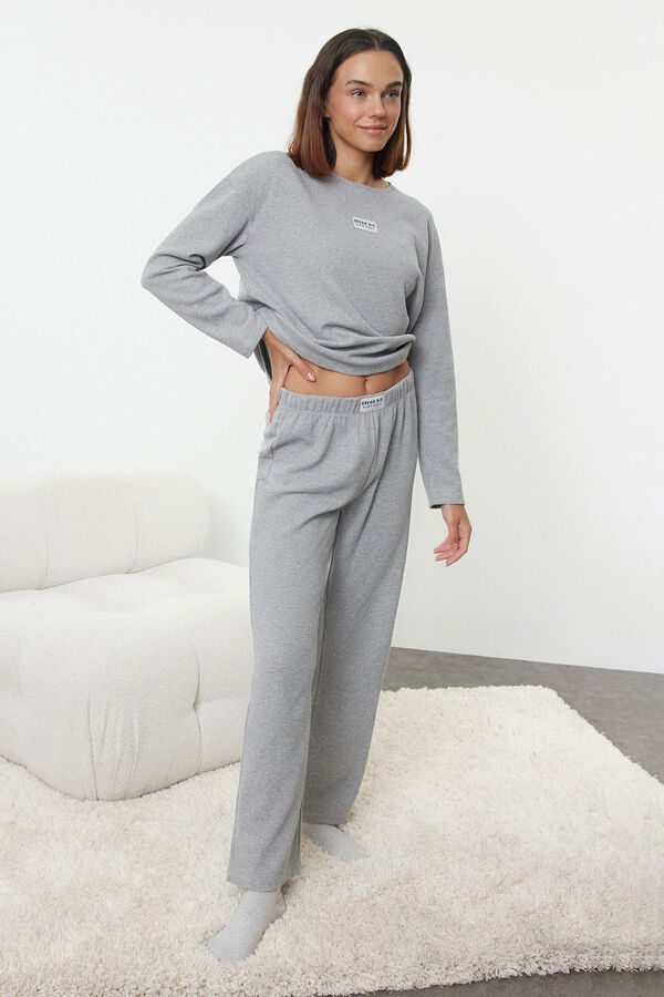 Trendyol Gray plush pyjamas set Grau