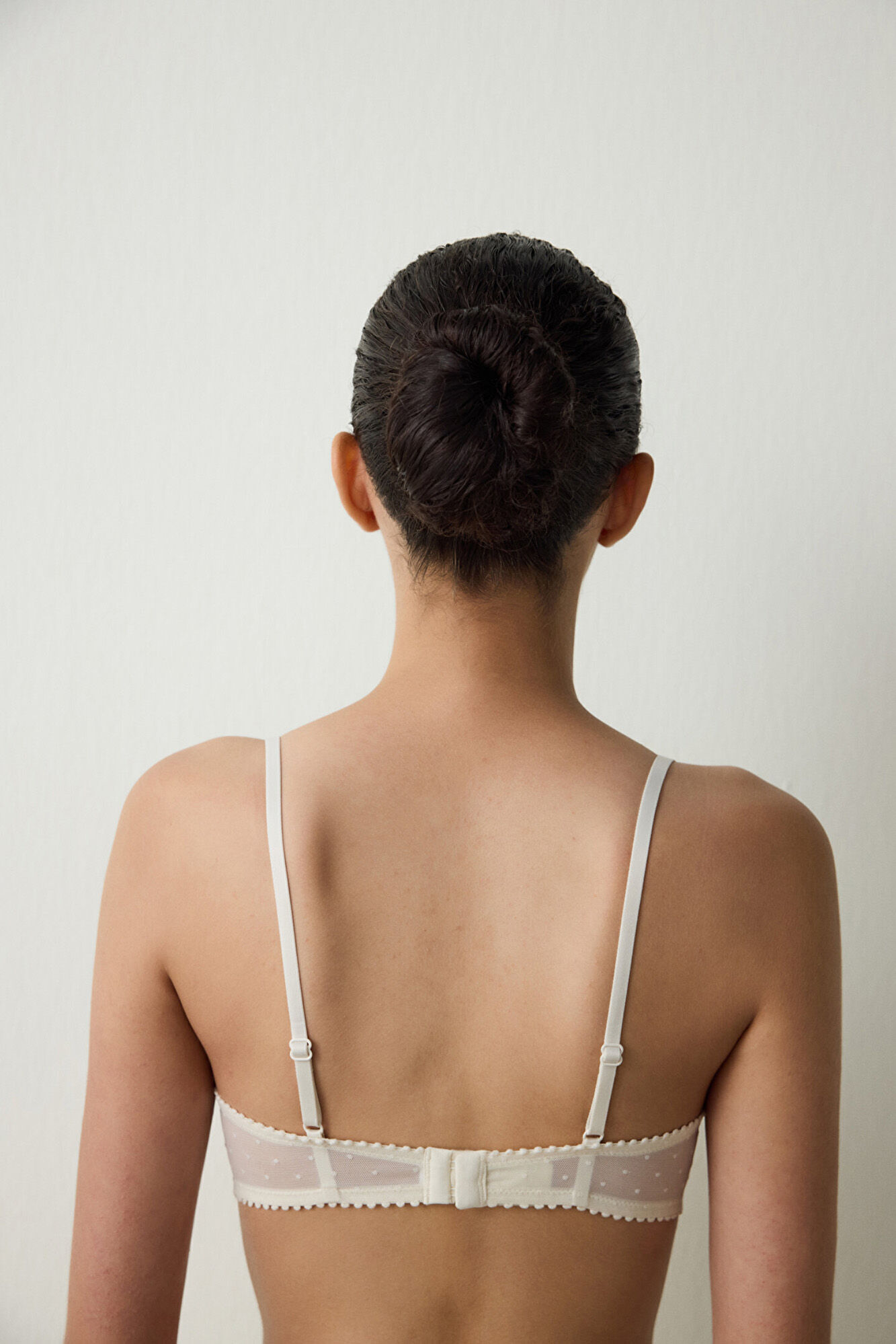 Penti Sujetador minimizador sin relleno con aros y bordado de lunares