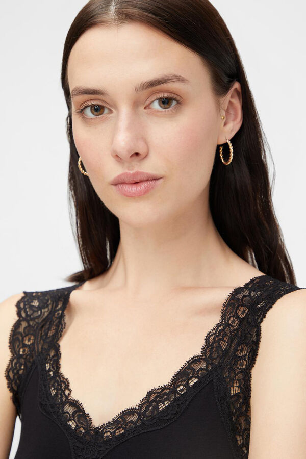 Pieces Top com detalhe de renda preto