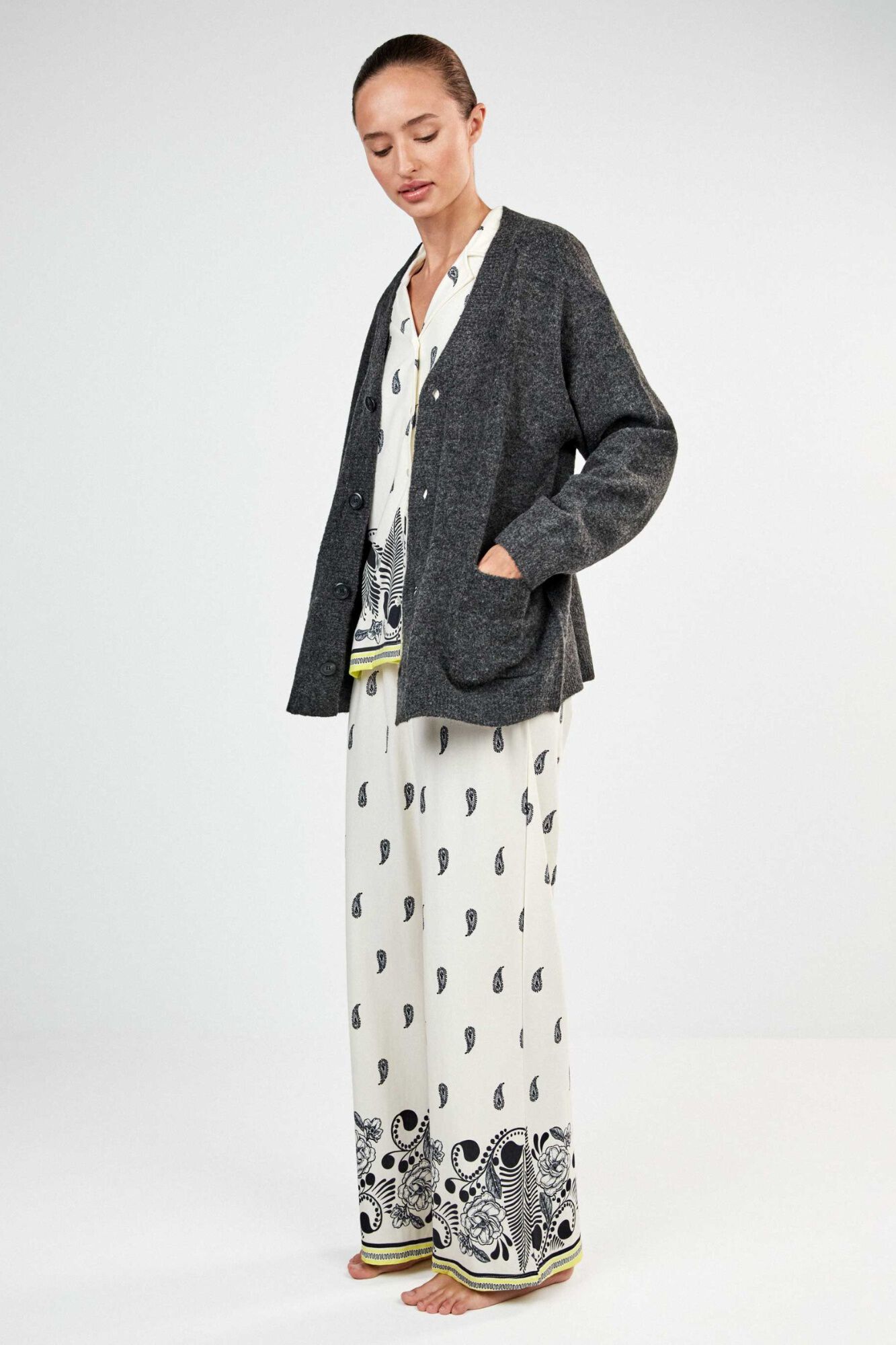 Gisela Long buttoned cardigan