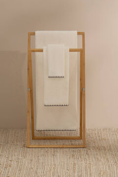 Womensecret Dekorativ besticktes kleines Handtuch aus Baumwolle 50 x 90 cm. Grau