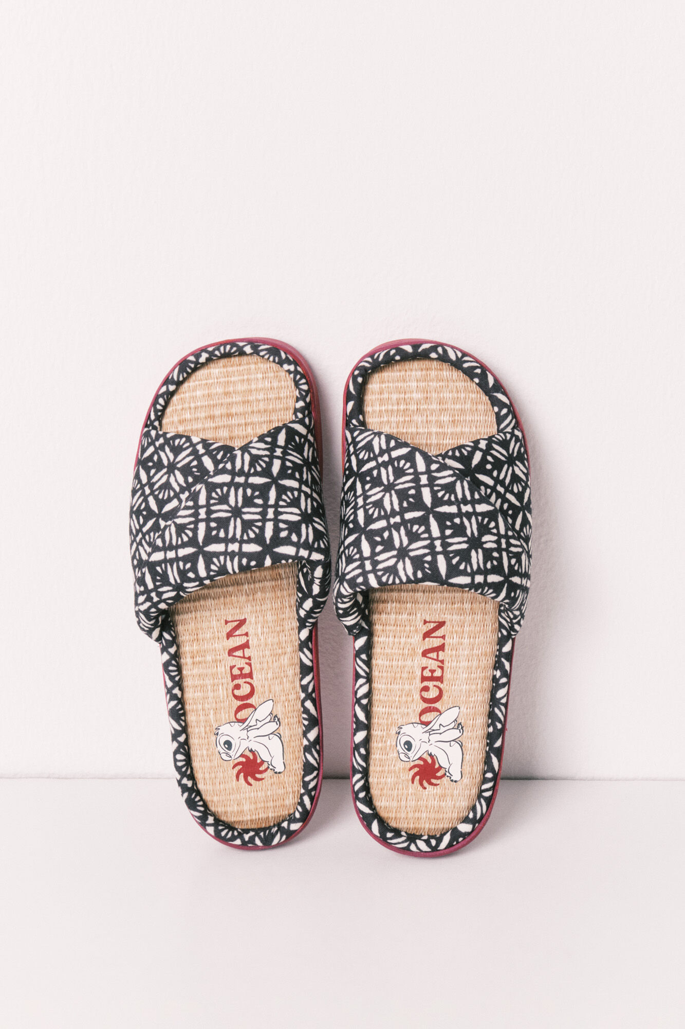 Women'secret Ethnic print cross-strap slippers