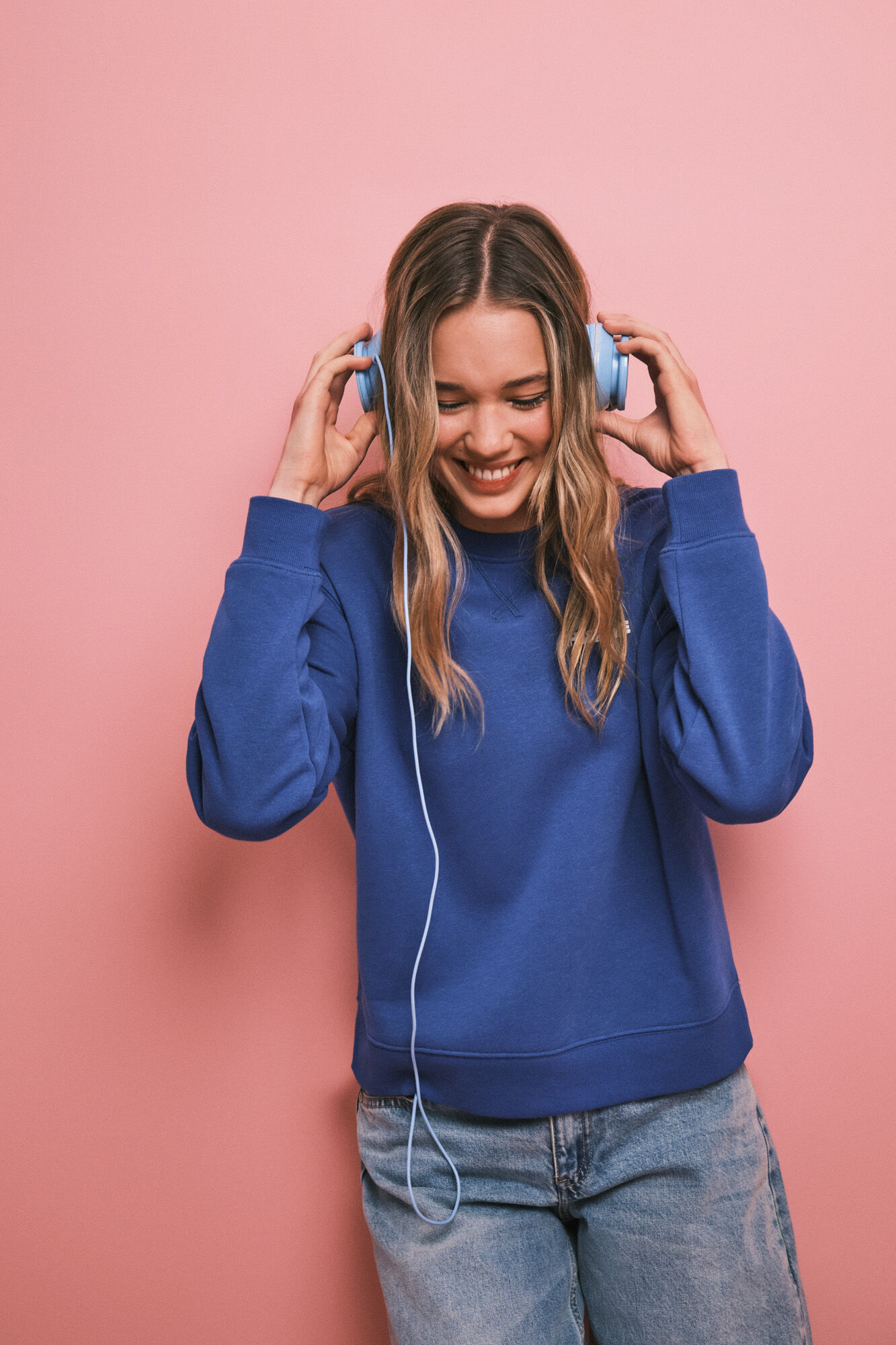 HI&BYE Electric blue fleece logo sweatshirt