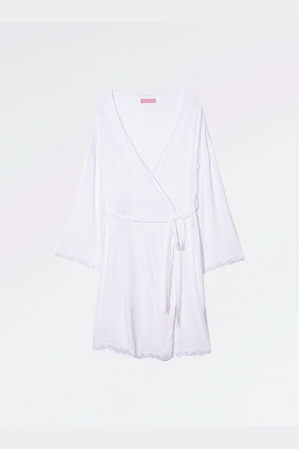 Ohma Bata premam&aacute; con encaje en el bajo blanco