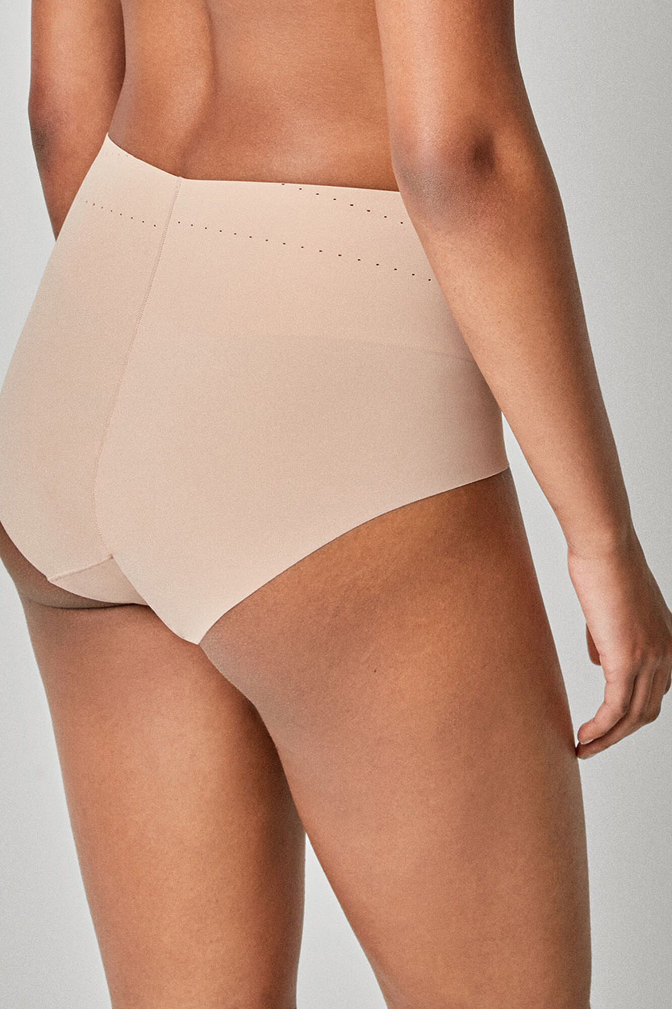 Gisela High-waist slimming panty with reinforcement