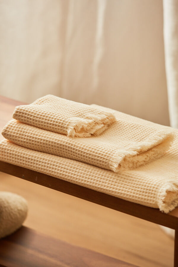 Calma House Badetuch senfgelb marte mit Print