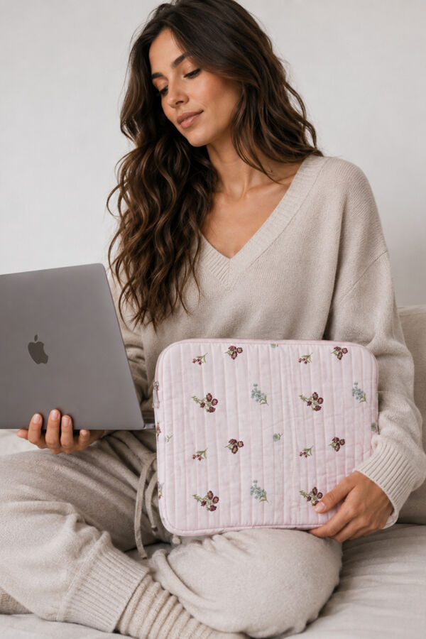 Pieces Printed laptop case pink