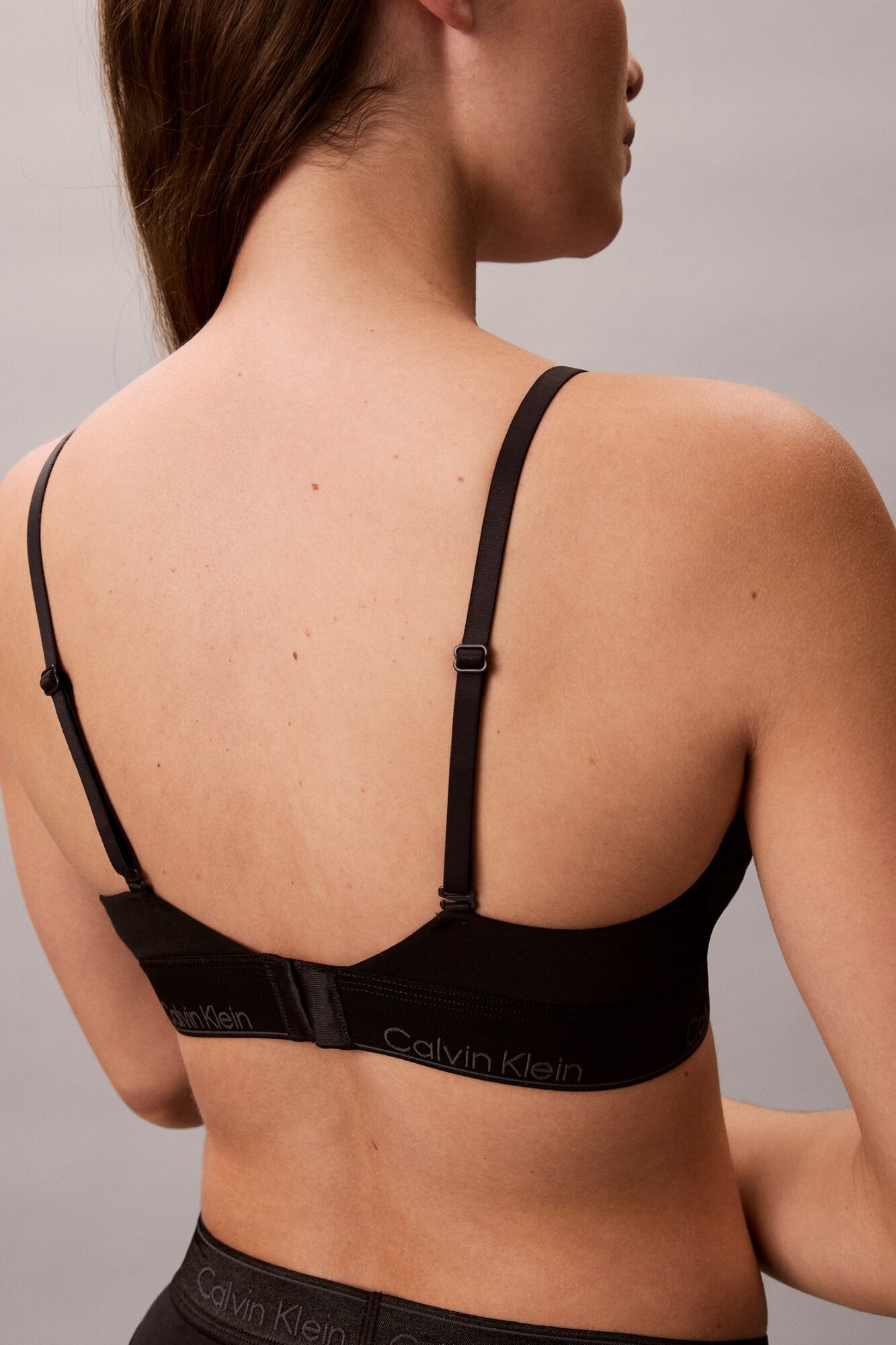 Calvin Klein  Soutien triangular pr&eacute;-moldado