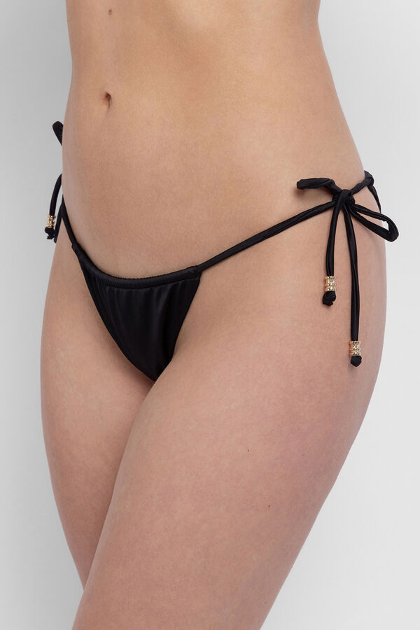 Dorina Braga bikini lazo lateral Amnesia verde