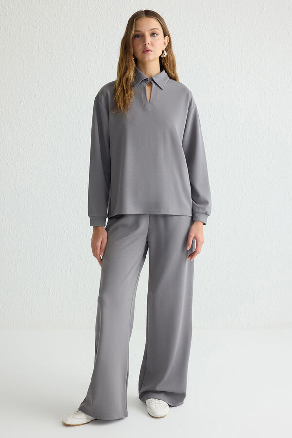 Trendyol Conjunto top y pantal&oacute;n con cuello polo gris&nbsp;&nbsp; gris