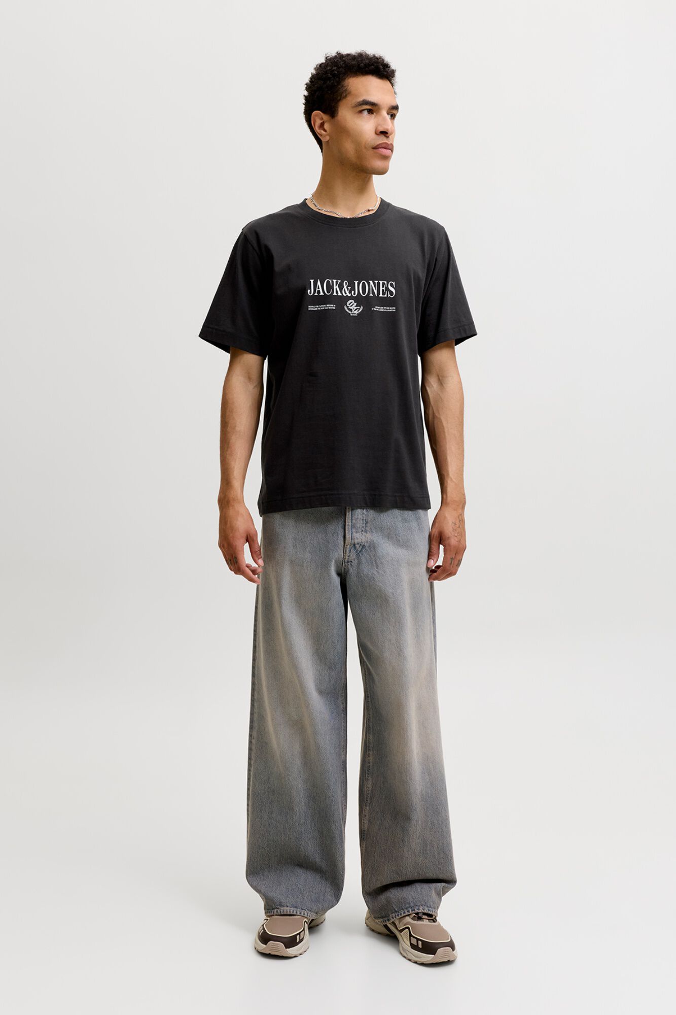 Jack & Jones T-shirt regular em algod&atilde;o