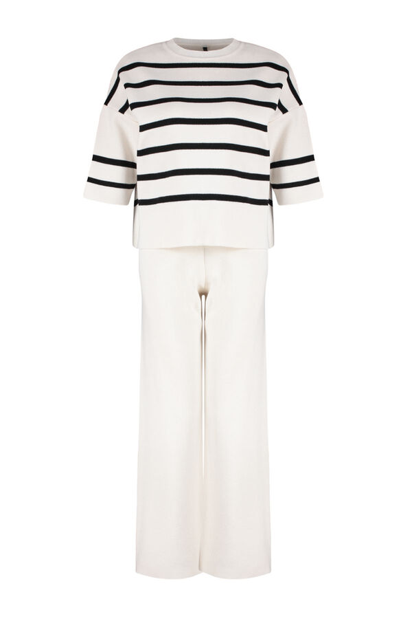Trendyol Conjunto b&aacute;sico punto con rayas&nbsp; marfil
