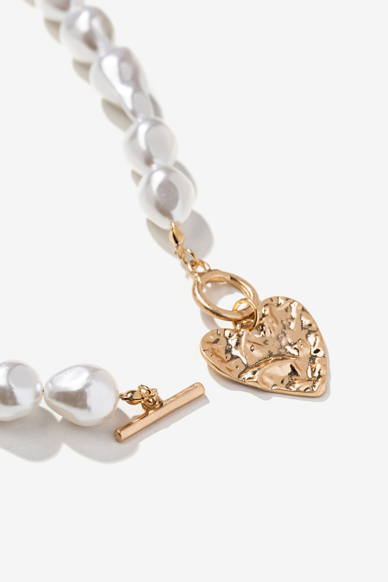 Vilanova Collar efecto perla con coraz&oacute;n