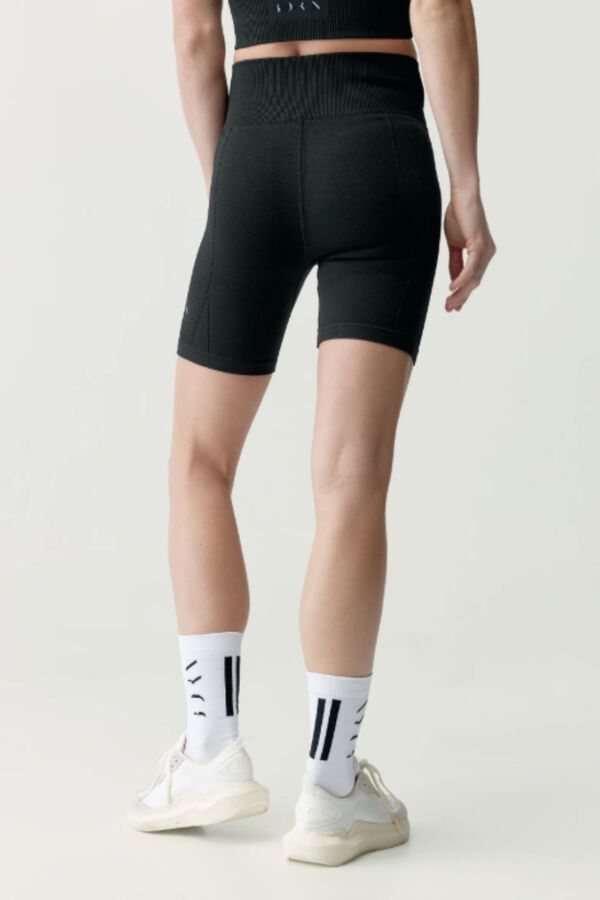Born Living Yoga Schwarze Sport-Shorts India Schwarz