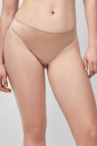 Gisela Klassischer, unsichtbarer Satin-Slip